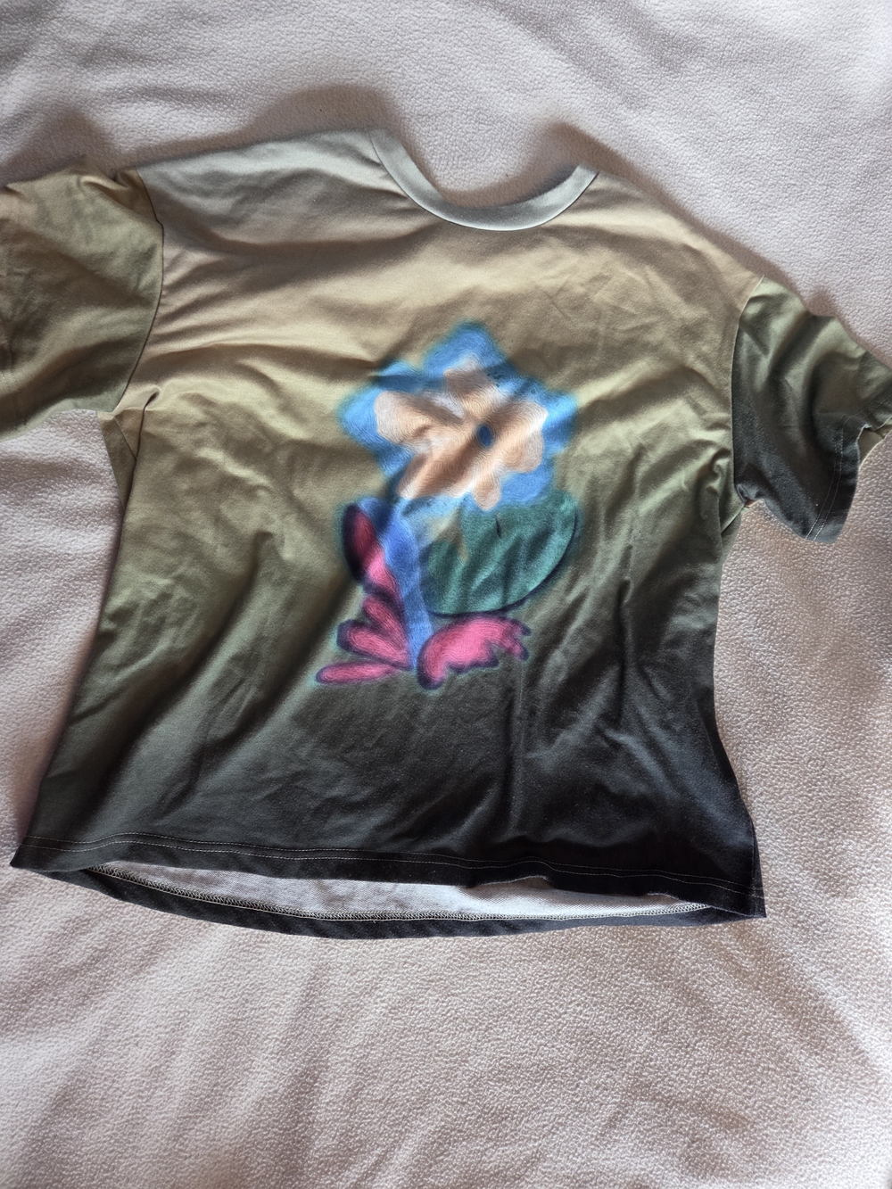 ☀️3/$15 Green Gradient Floral Airbrushed Tee